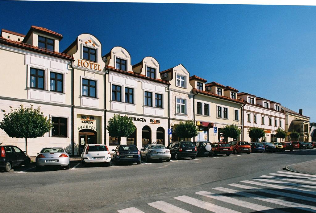 Hotel Vis A Vis Łańcut Buitenkant foto